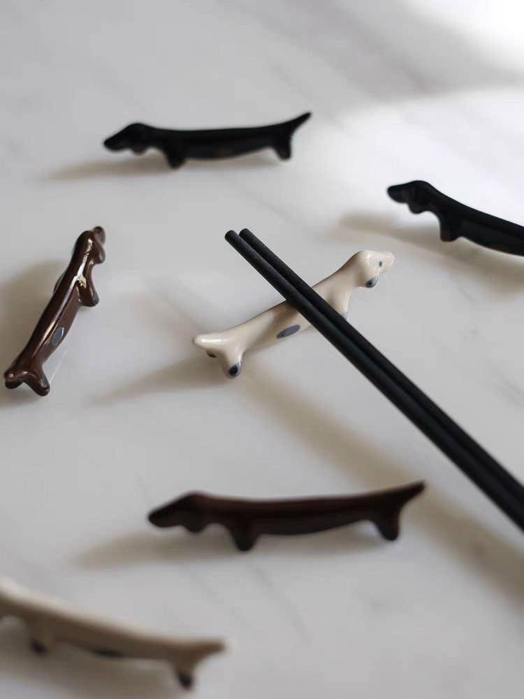 DOXIE CHOPSTICK REST: BEIGE