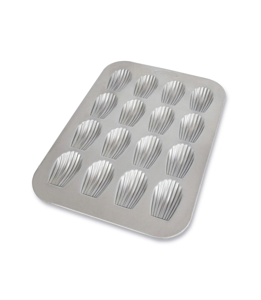 16 WELL MADELEINE PAN